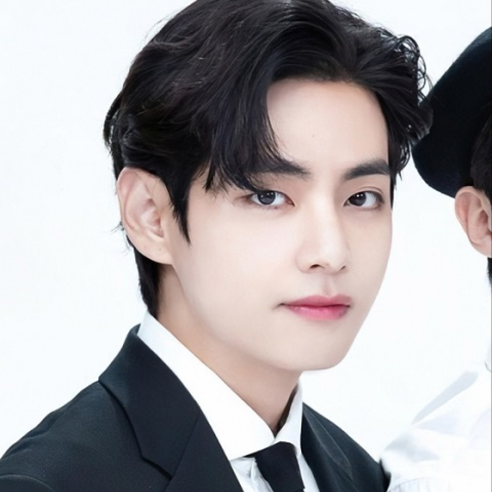 뷔 (방탄소년단)의 최신 사진