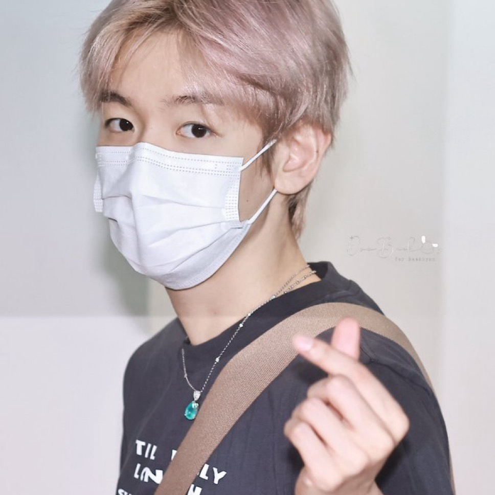 Behind-the-scenes cut of Baekhyun (EXO)