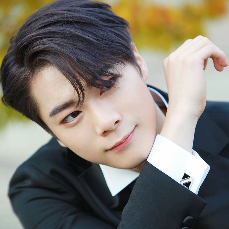 Latest photo of Moonbin (ASTRO)