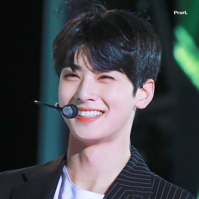 A moment captured by Eunwoo (ASTRO)'s fan