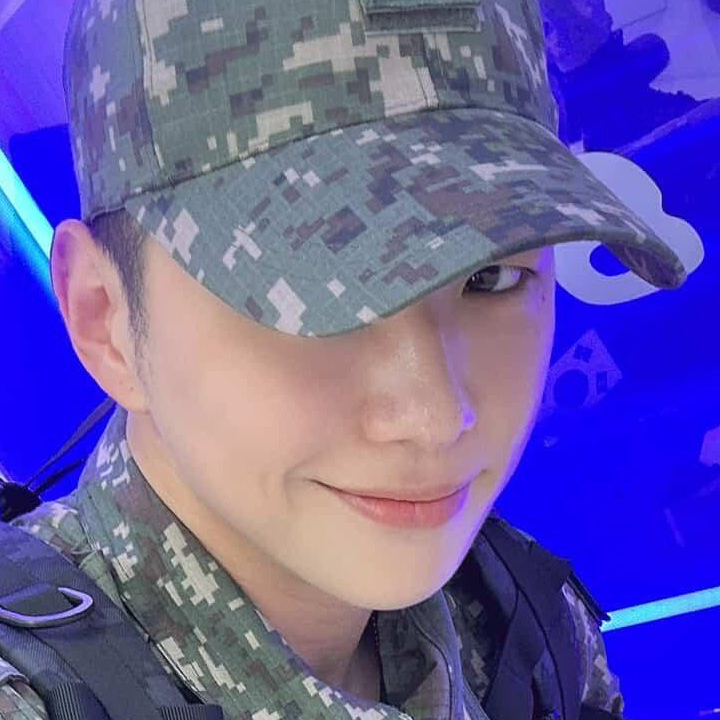 강다니엘의 비하인드 컷
