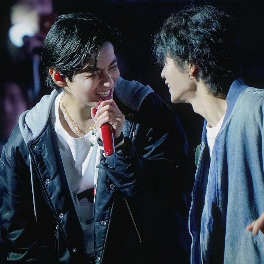 Foto aktivitas terbaru V (BTS)