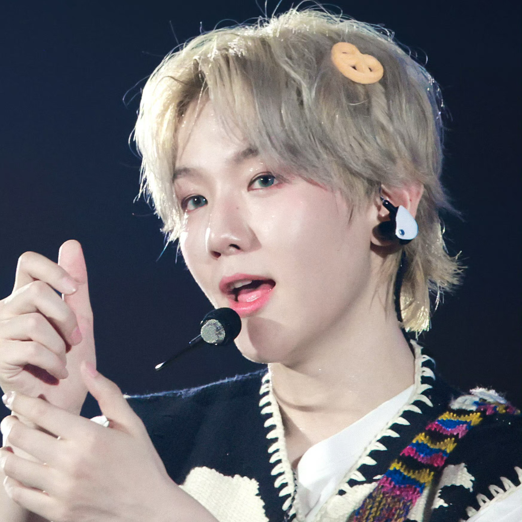 Recent activity shot of Baekhyun (EXO)