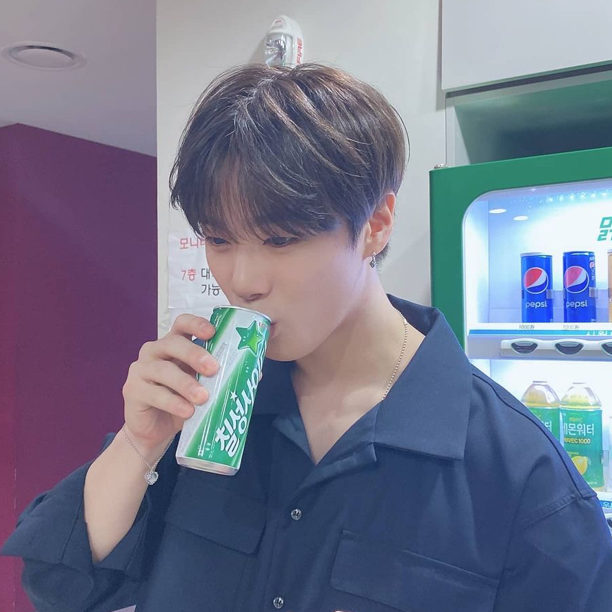 Latest photo of Moonbin (ASTRO)