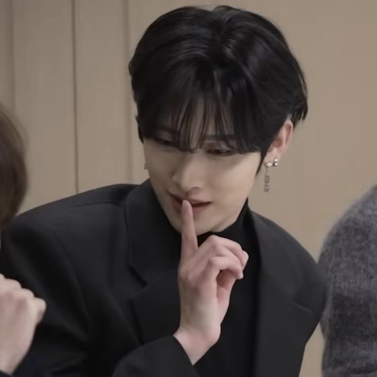 A moment captured by Ricky's fan