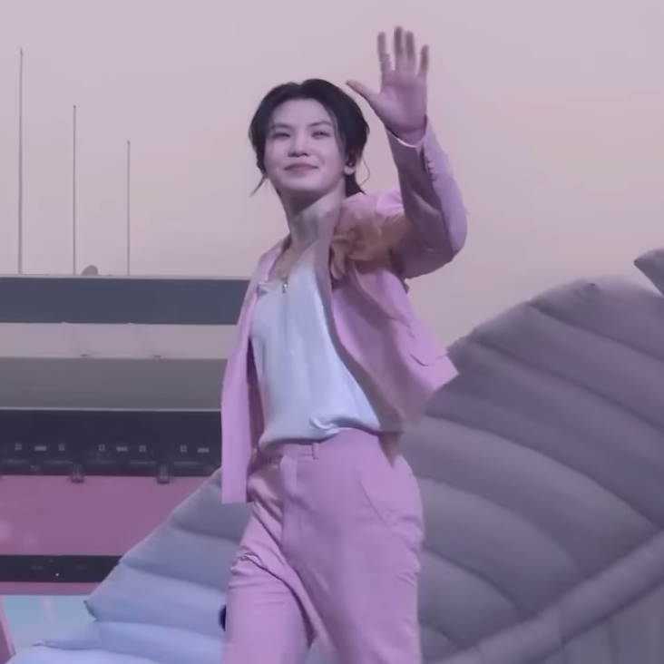 A moment captured by Woozi (SEVENTEEN)'s fan