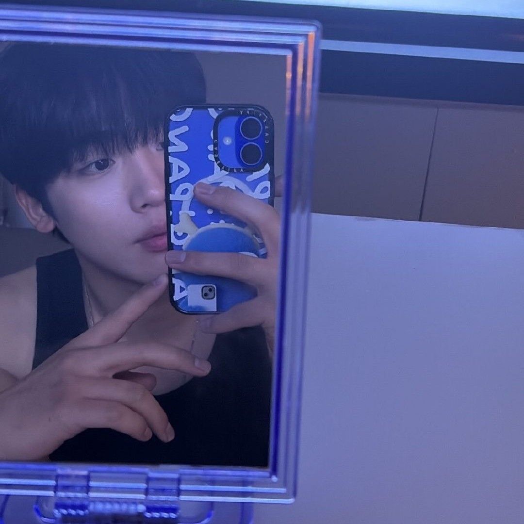 A moment captured by Kim Yohan (WEi)'s fan