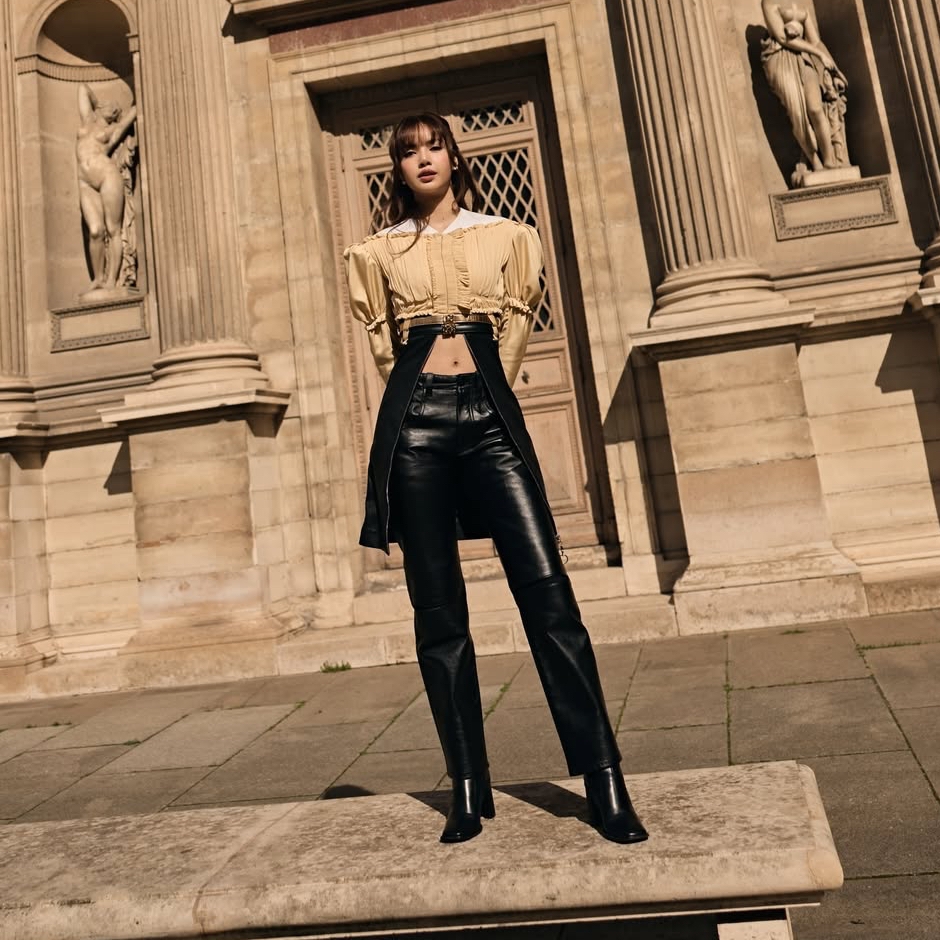 Behind-the-scenes cut of Lisa (BLACKPINK)