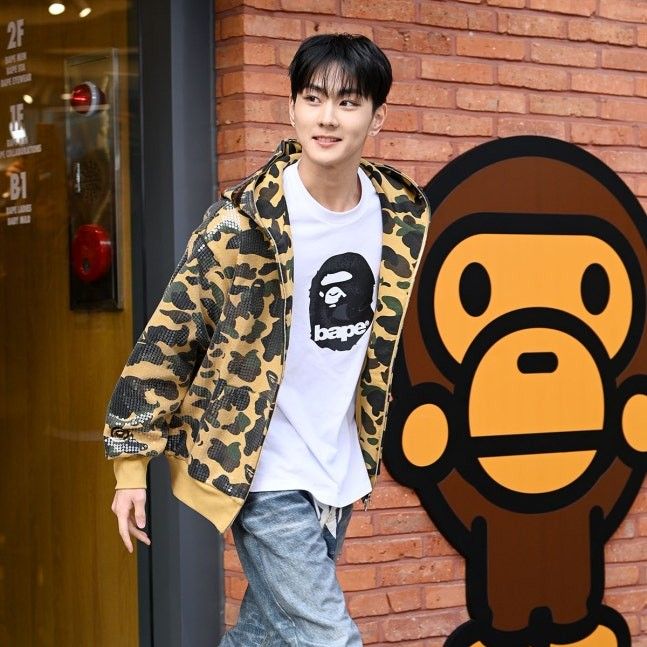 Behind-the-scenes cut of Jungwon (ENHYPEN)