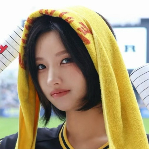 Behind-the-scenes cut of Soyeon (i-dle)