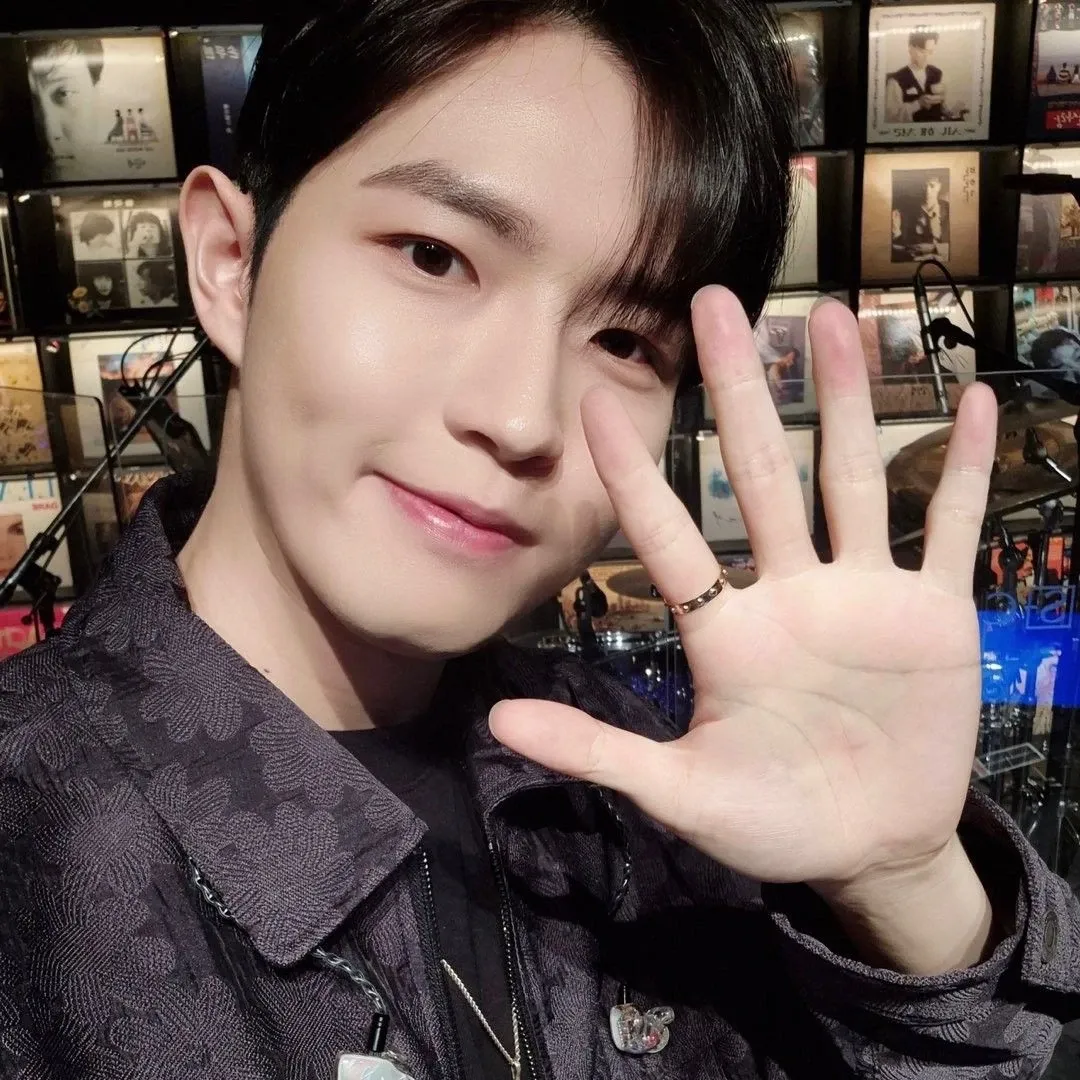 Foto aktivitas terbaru Kim Jaehwan