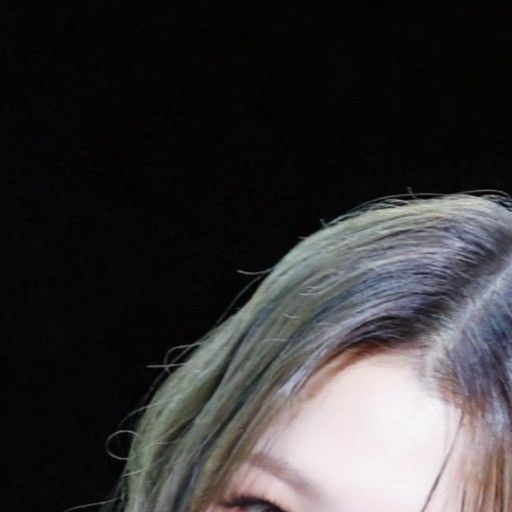 A moment captured by Ye-on (Hearts2Hearts)'s fan