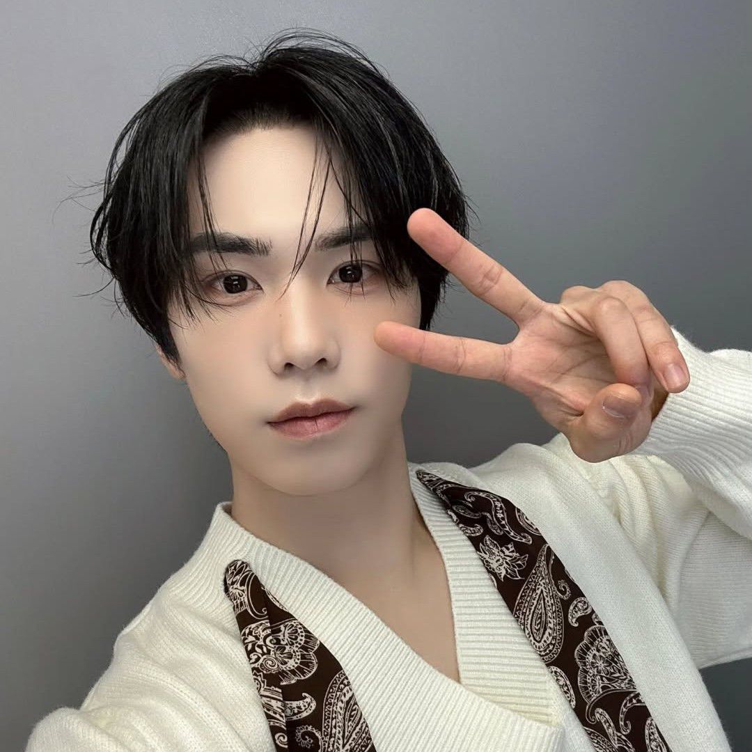 A moment captured by Rocky's fan