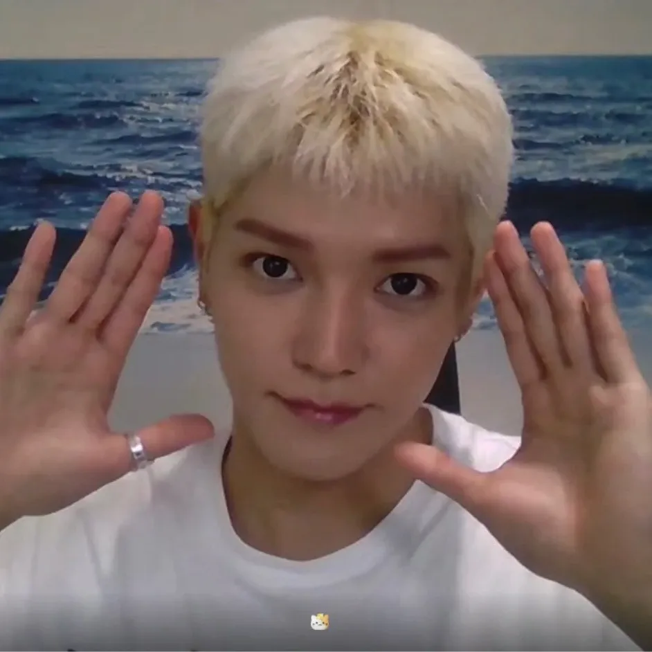 A moment captured by Taeyong (NCT 127)'s fan