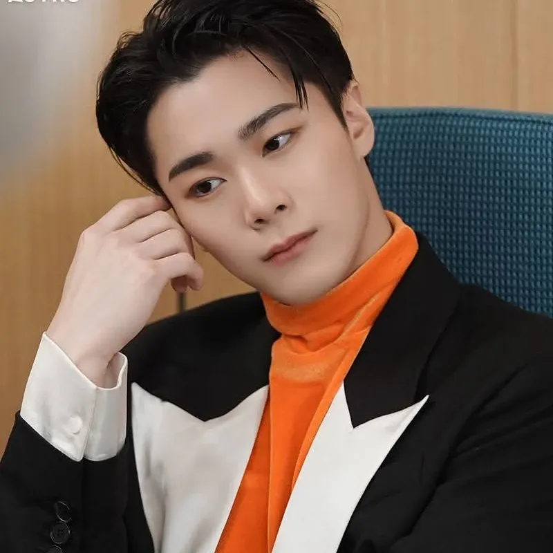 Behind-the-scenes cut of Moonbin (ASTRO)