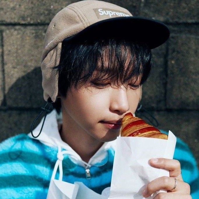 A moment captured by Jeong Sewoon's fan