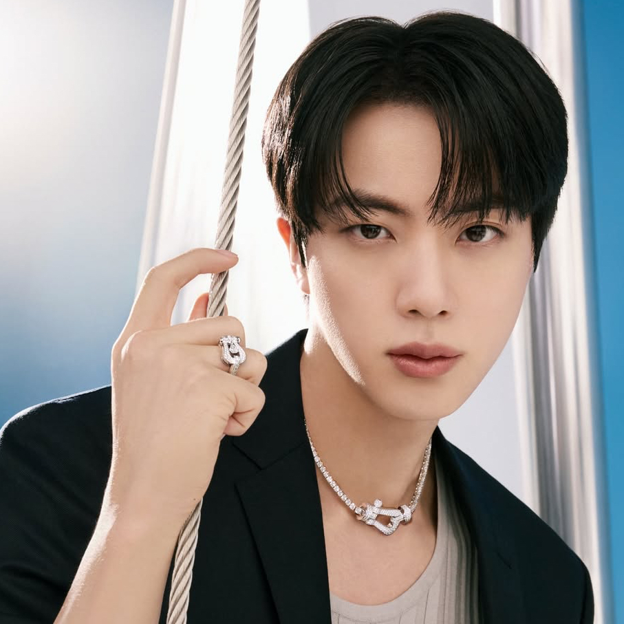 Momen yang diabadikan oleh penggemar Jin (BTS)