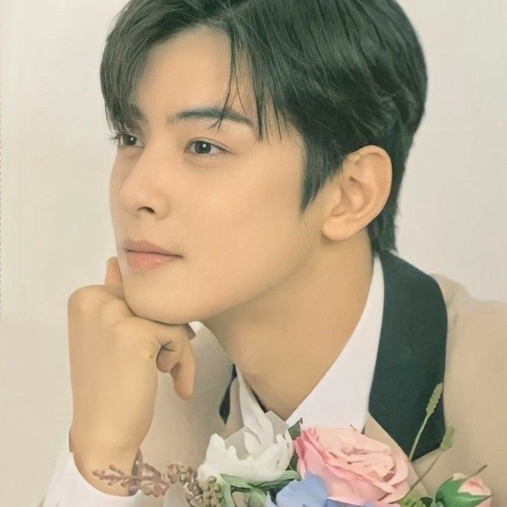 Recent activity shot of Eunwoo (ASTRO)