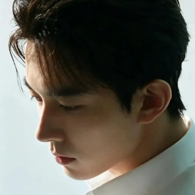 Behind-the-scenes cut of Evan