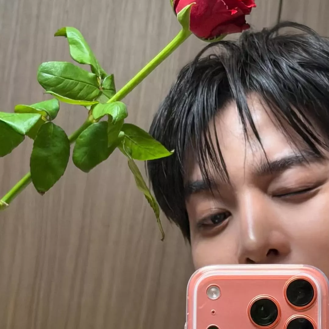 Behind-the-scenes cut of Bae Jinyoung