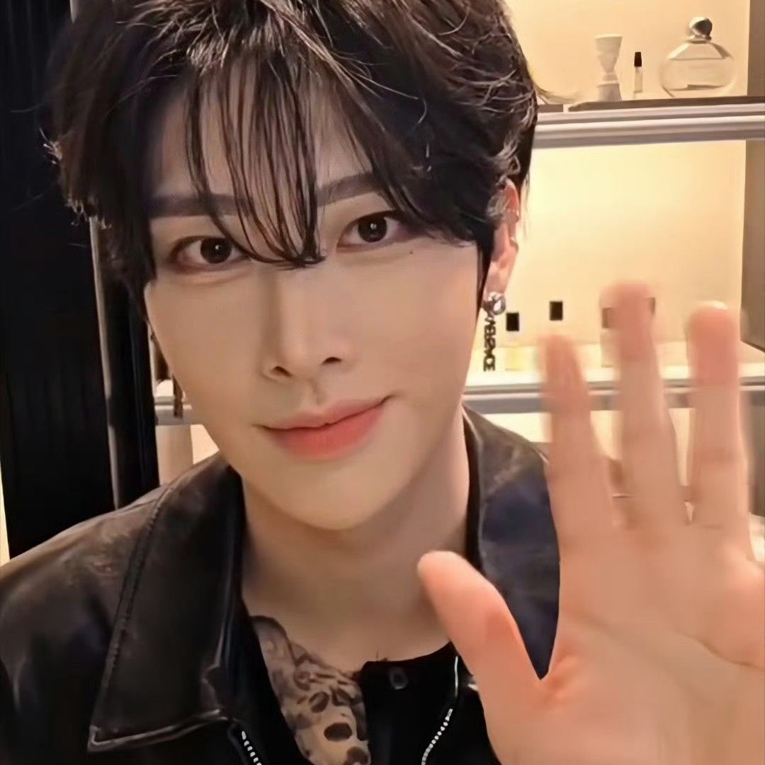 Recent activity shot of Ricky (ZEROBASEONE)