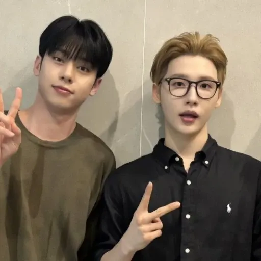 Behind-the-scenes cut of AB6IX