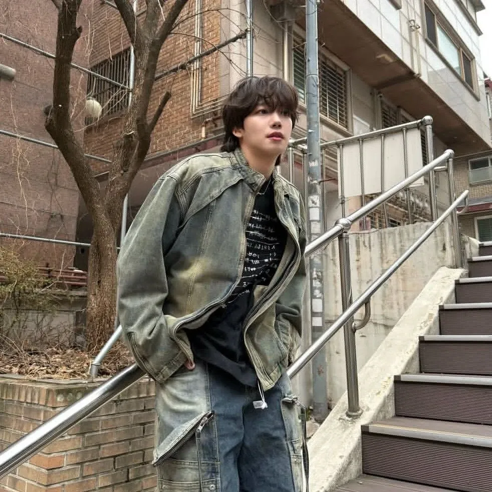 Behind-the-scenes cut of Lim Youngmin