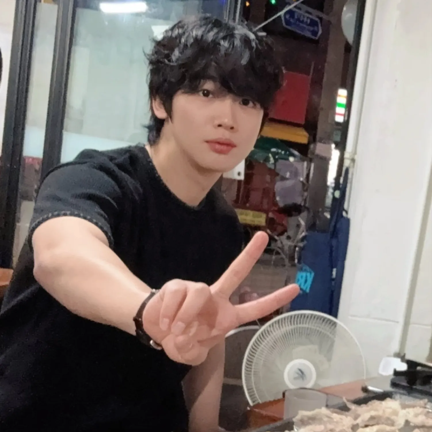 Behind-the-scenes cut of Kim Yohan (WEi)
