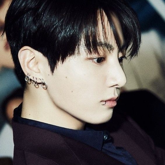 SUGA (防弹少年团)的最新照片