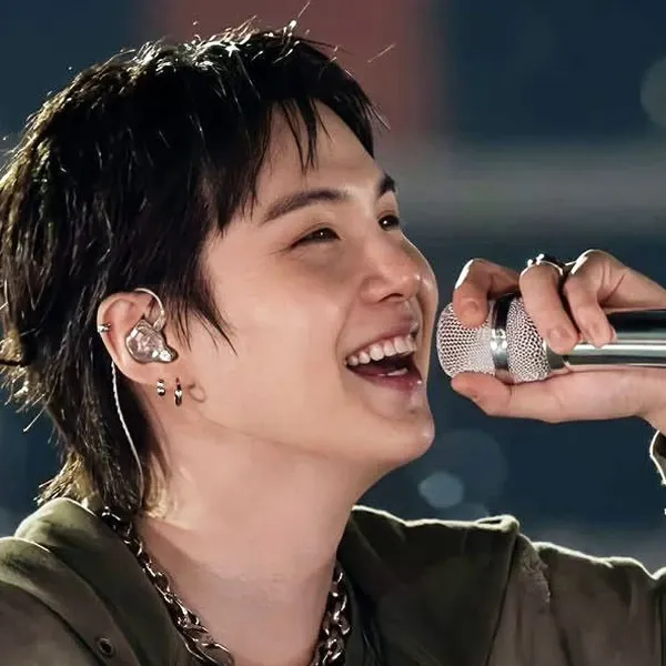 Potret di balik layar SUGA (BTS)