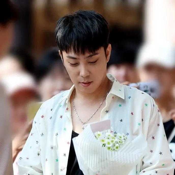 A moment captured by Eun Jiwon (SECHSKIES)'s fan