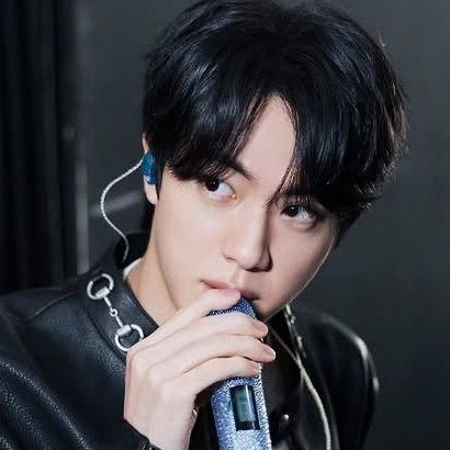 Foto aktivitas terbaru Jin (BTS)