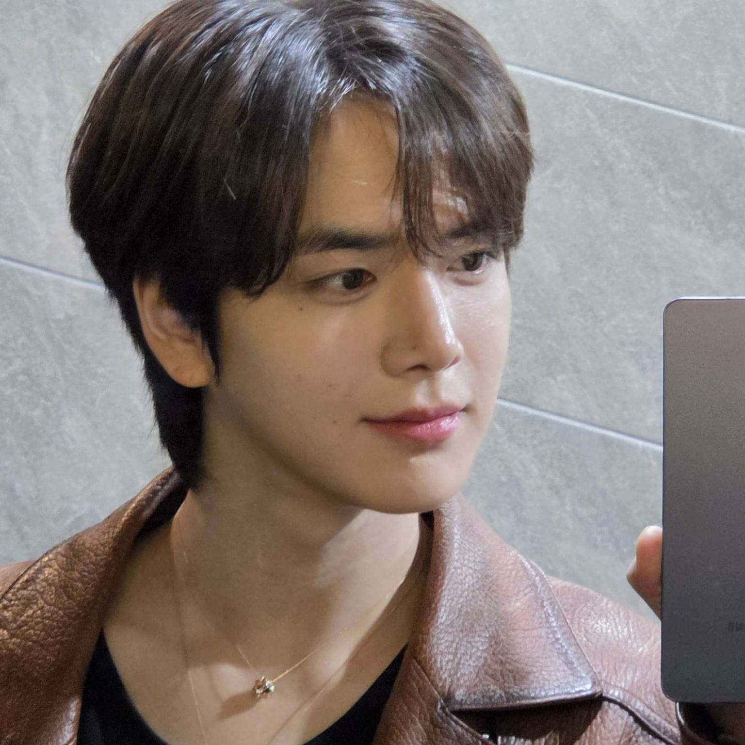 A moment captured by Younghoon (THE BOYZ)'s fan
