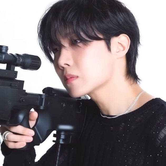 Foto aktivitas terbaru j-hope (BTS)