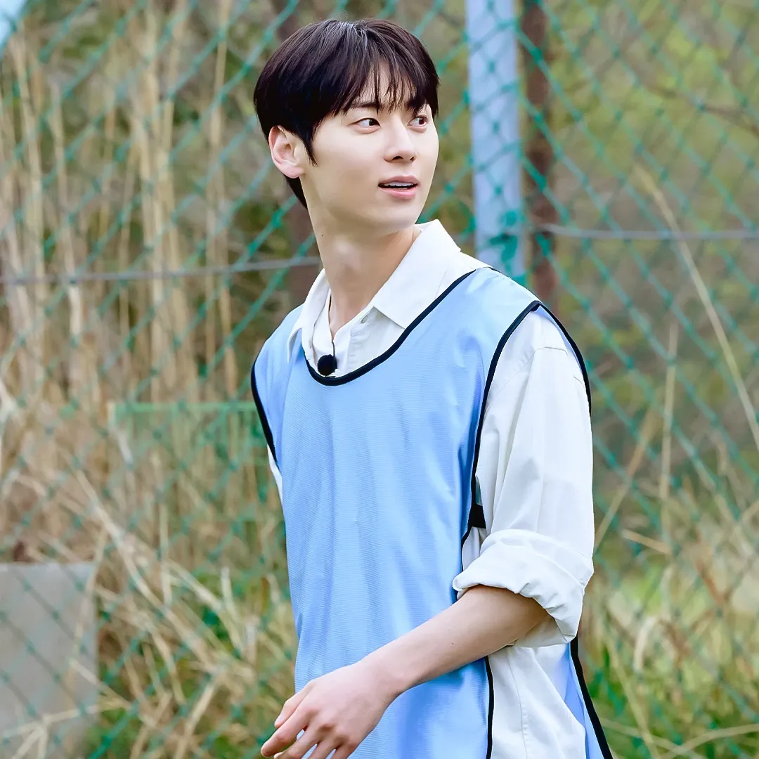 Foto aktivitas terbaru Hwang Minhyun