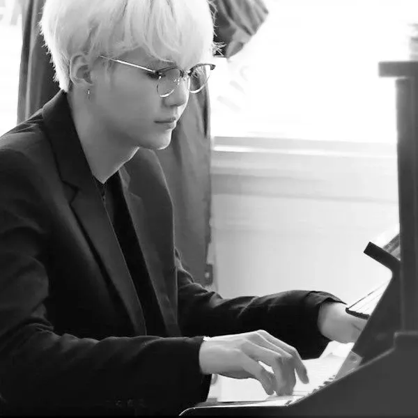 SUGA (BTS)の最新写真