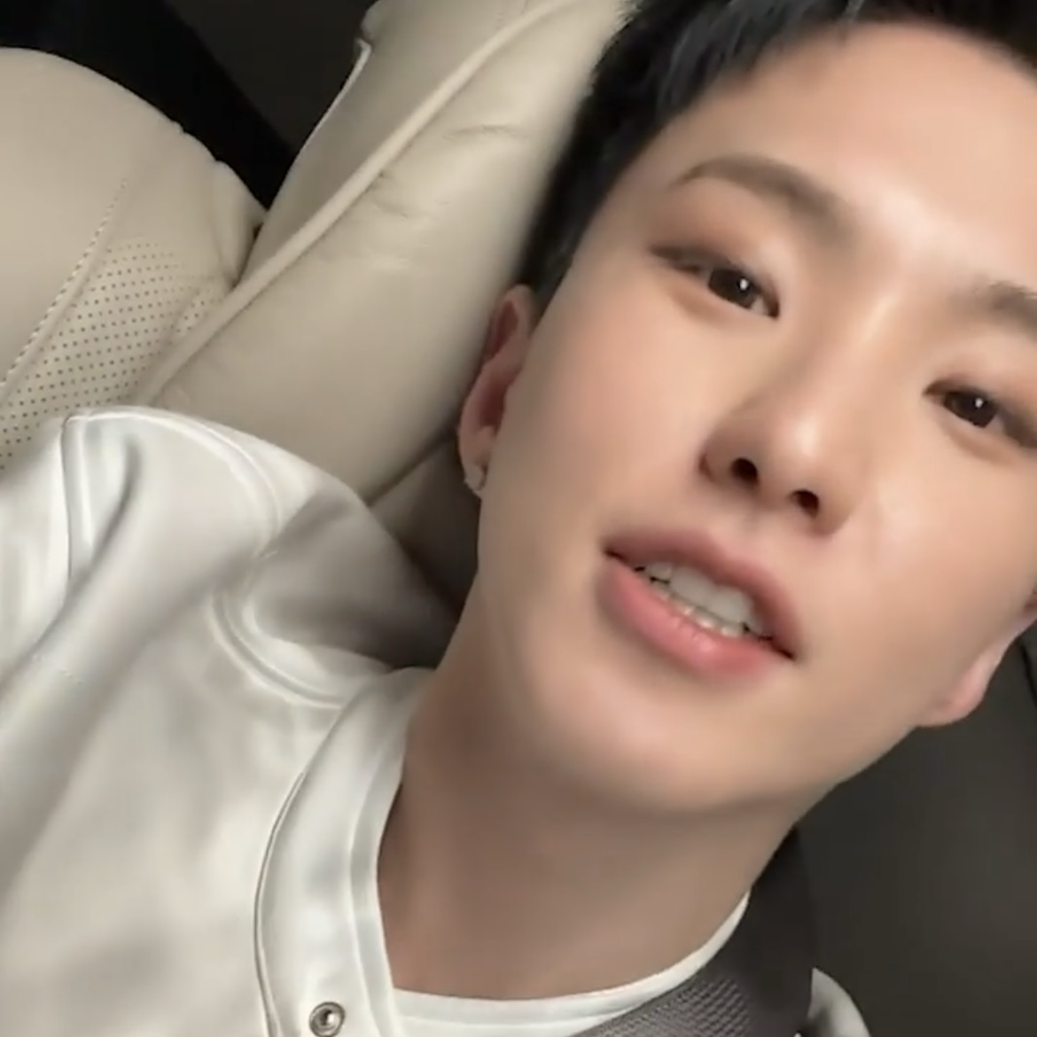 Behind-the-scenes cut of SEVENTEEN