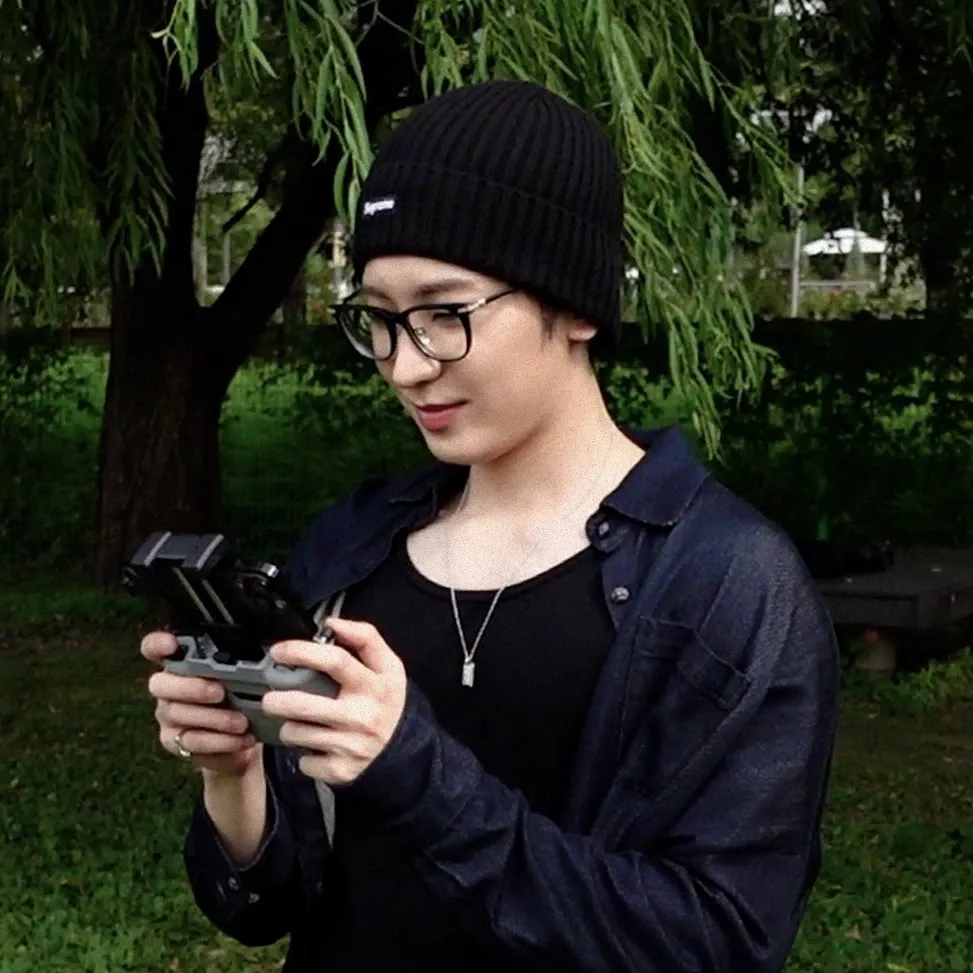 A moment captured by Wonwoo (SEVENTEEN)'s fan