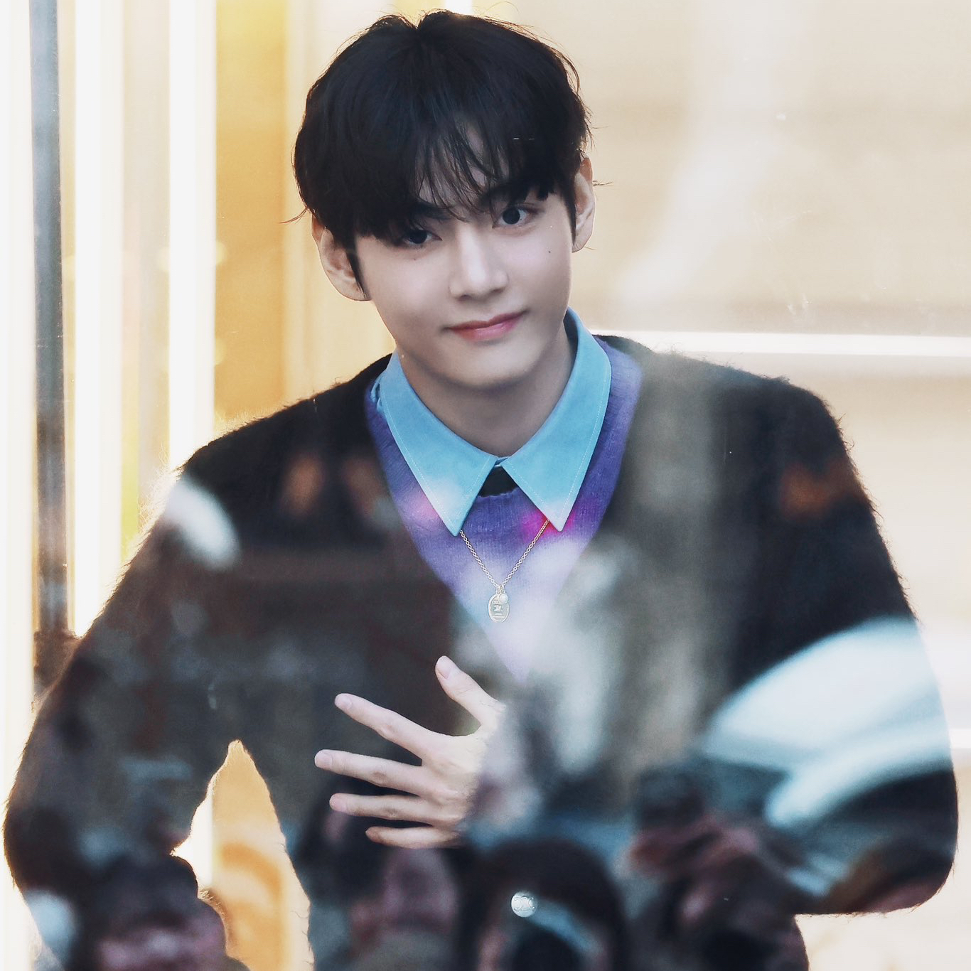 V (防彈少年團)的最新照片