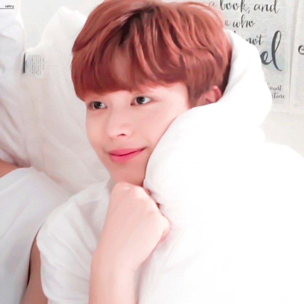 Behind-the-scenes cut of Yook Sungjae (BTOB)