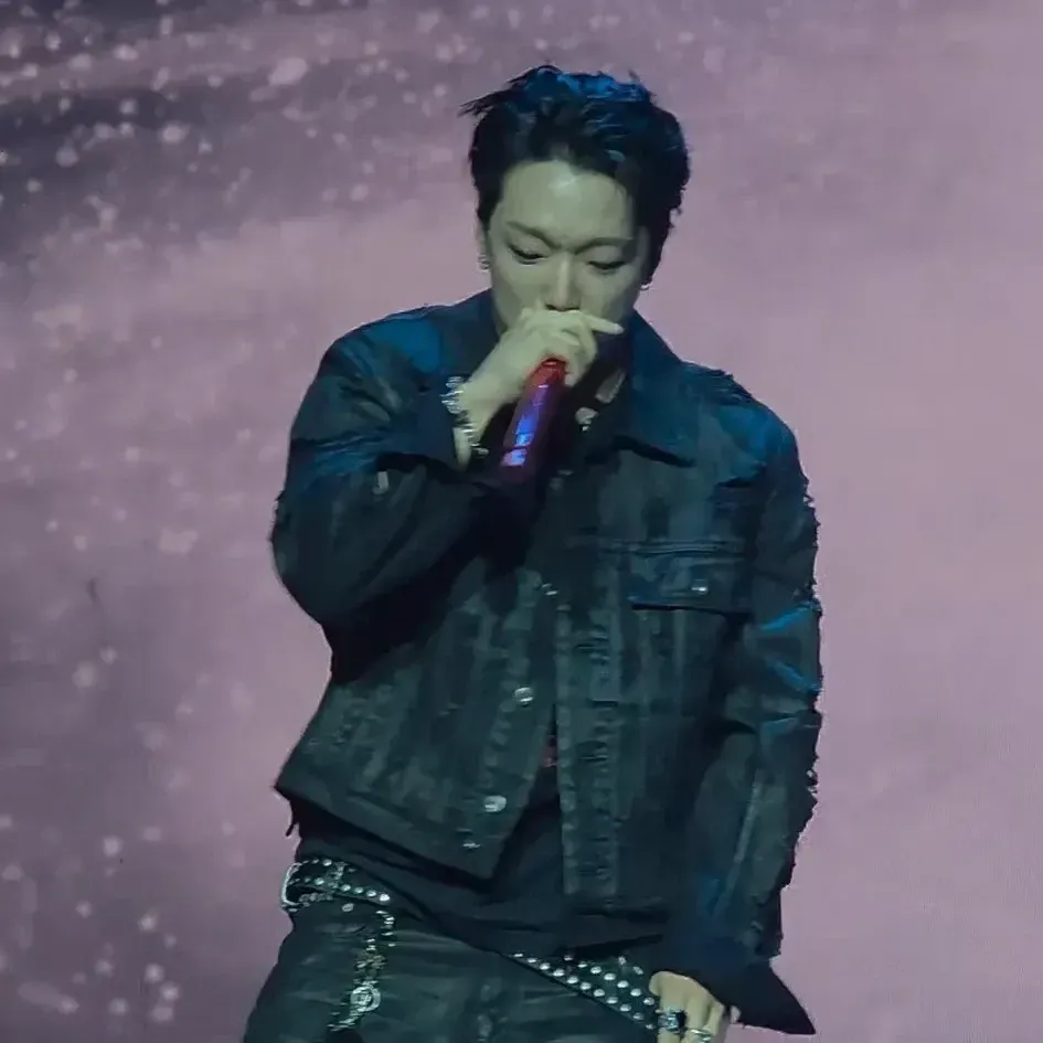 Latest photo of BOBBY (iKON)