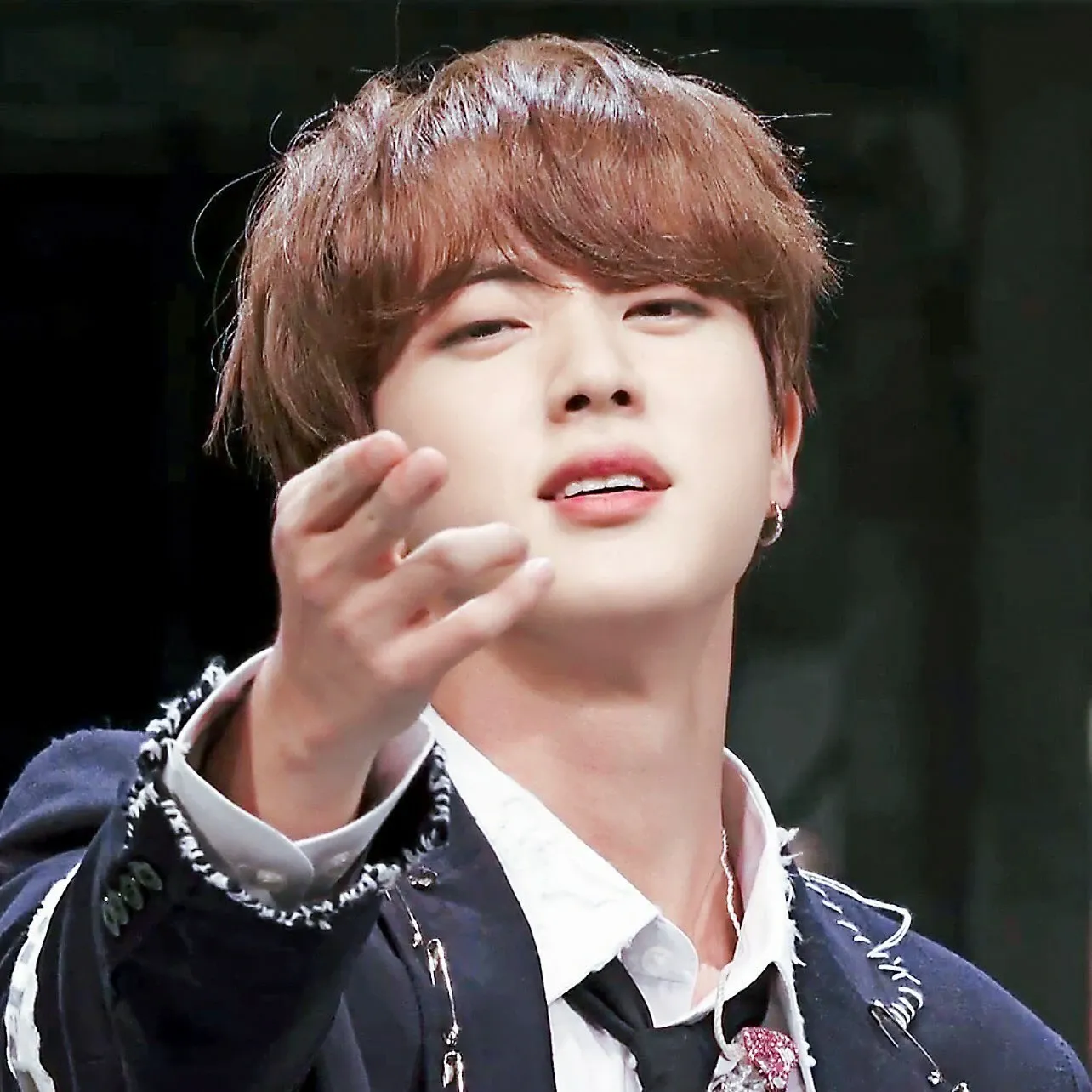 진 (방탄소년단)의 최신 사진