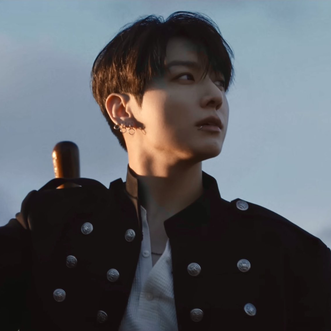 Foto aktivitas terbaru Jungkook (BTS)