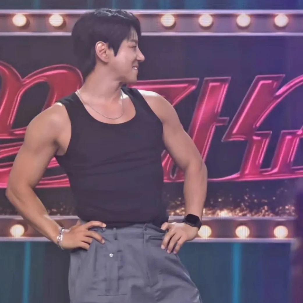 Latest photo of Hwang Chiyeol