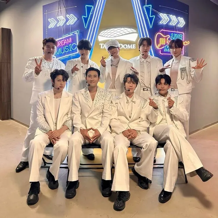 A moment captured by Super Junior's fan