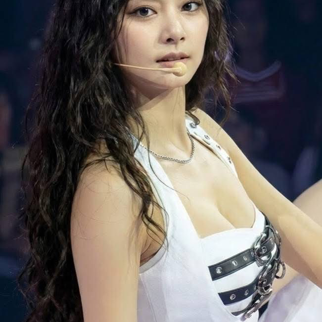 쯔위 (TWICE) 최근 활동샷