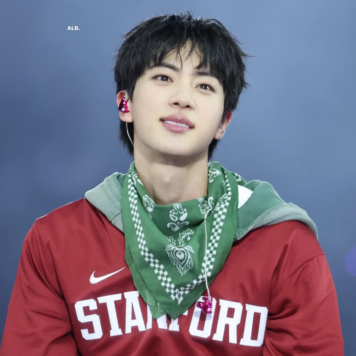 Foto aktivitas terbaru Jin (BTS)