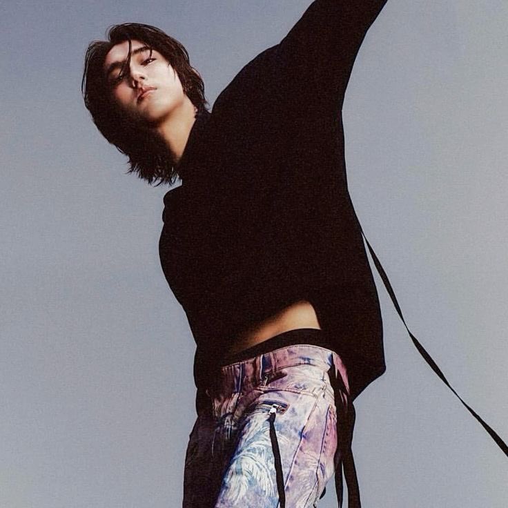 Behind-the-scenes cut of HAN (Stray Kids)