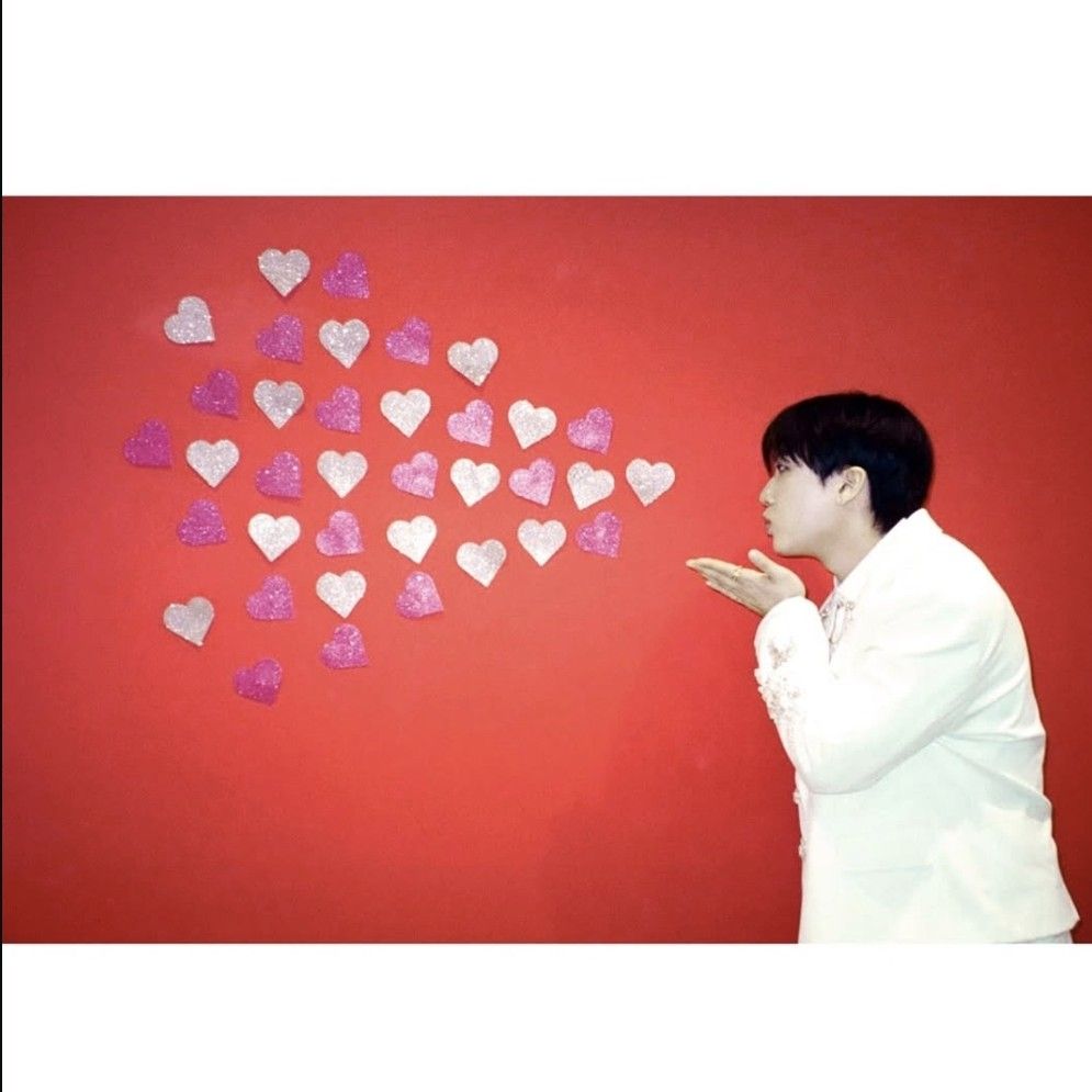 Behind-the-scenes cut of Stray Kids