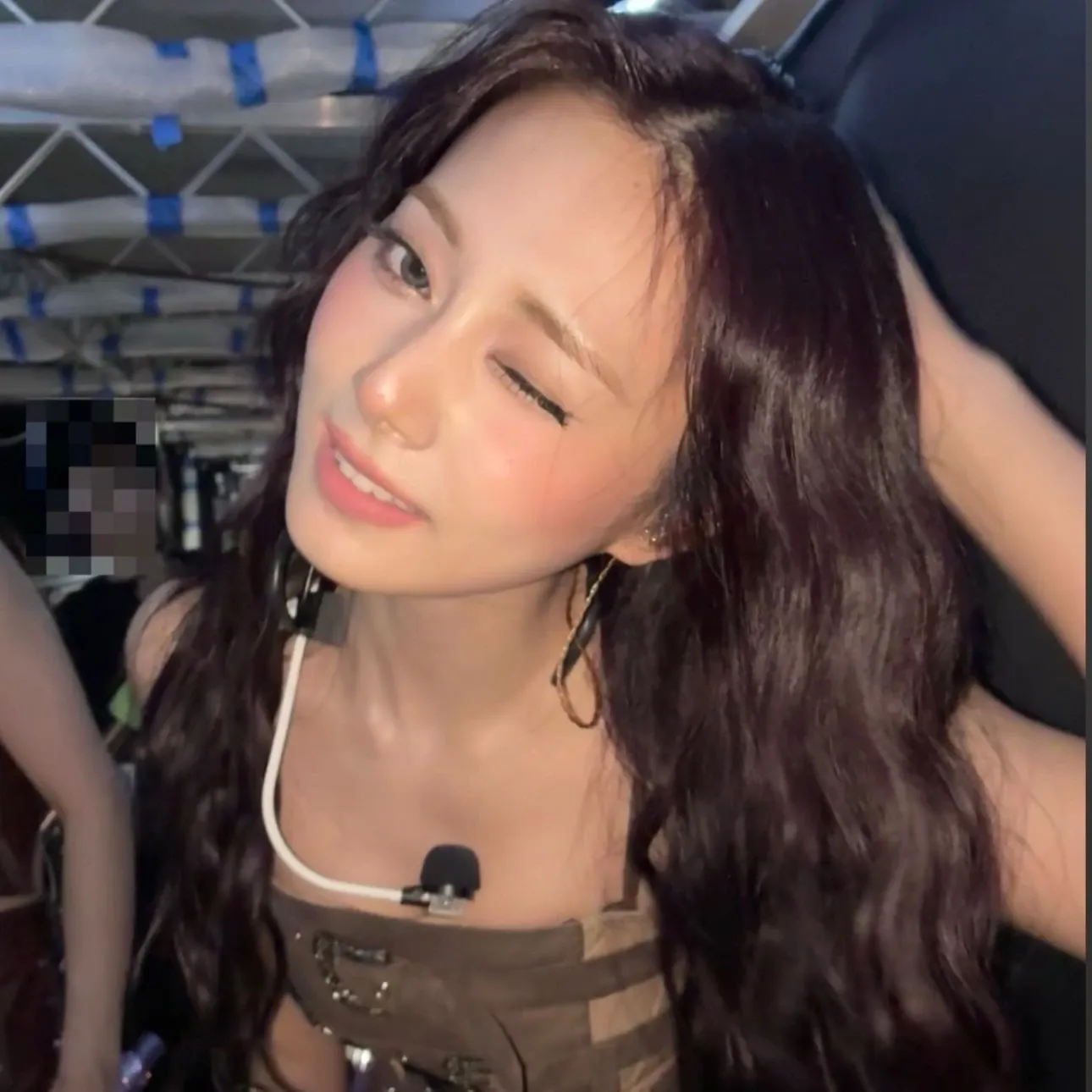Momen yang diabadikan oleh penggemar Tzuyu (TWICE)